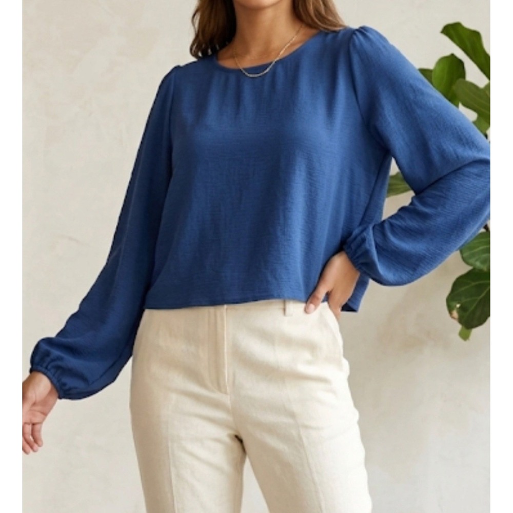 Wildflower Women's Blouse Color Blue Navy Size Medium Long sleeve 100% Polyester